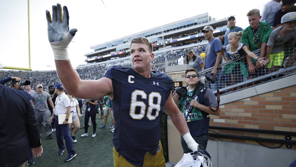 Pick Nr. 9 - NIKE MCGLINCHEY (Offensive Tackle, Notre Dame) - San Francisco 49ers: McGlinchey ist ein hervorragender Tackler und äußerst athletisch. Dass er bereits an neunter Position gedraftet wurde, überrascht dennoch 