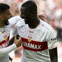 Trainer Sebastian Hoeneß setzt im kommenden Heimspiel des VfB Stuttgart erstmals von Beginn an auf seine Torjäger Serhou Guirassy und Deniz Undav.
