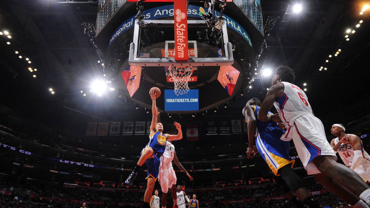 Selbst ein zwischenzeitlicher 23-Punkte-Rückstand kann nicht verhindern, dass die Warriors den 13. Sieg im 13. Spiel holen