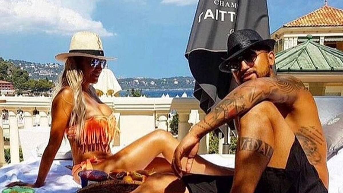 Der "Krieger" ist zu Hause ganz zahm. Gemeinsam mit seiner Frau Maria Teresa Matus hat Bayerns Arturo Vidal drei Kinder