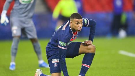 Die Vertragsverhandlungen zwischen Paris Saint-Germain und Kylian Mbappé sind ins Stocken geraten. PSG denkt deshalb wohl doch darüber nach den Superstar ziehen zu lassen.