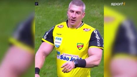 Mit diesem Mucki-Schiri legt man sich wohl eher nicht an: Anderson Daronco gehört zu den besten Schiedsrichtern in seiner Heimat Brasilien – und verbringt wohl mehr Zeit im Kraftraum als jeder Profikicker
