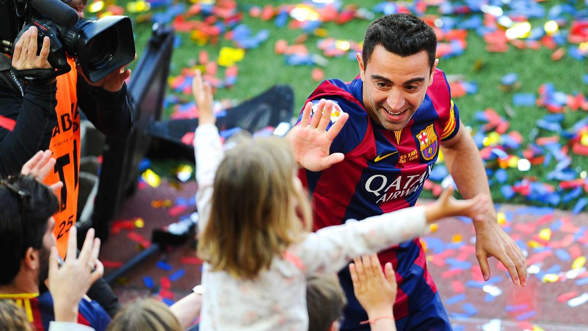 Xavi Hernandez klatscht ab