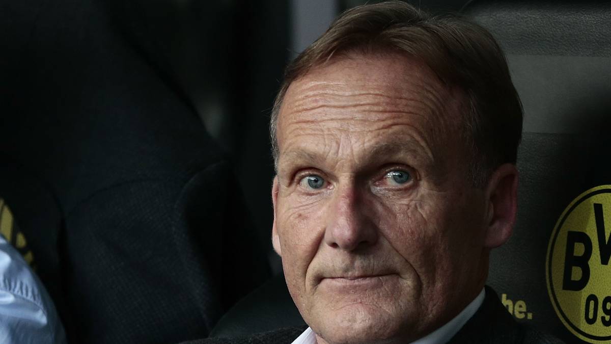 BVB-Geschäftsführer Hans-Joachim Watzke erklärt vor dem Spiel noch einmal, wie er denn seine Äußerung (Mario Götze wurde in München angelogen) gemeint hat. Er nannte keinen Namen und betonte das hervorragende Verhältnis zum FC Bayern. Doch auf dem Platz lebte die alte Rivalität wieder auf