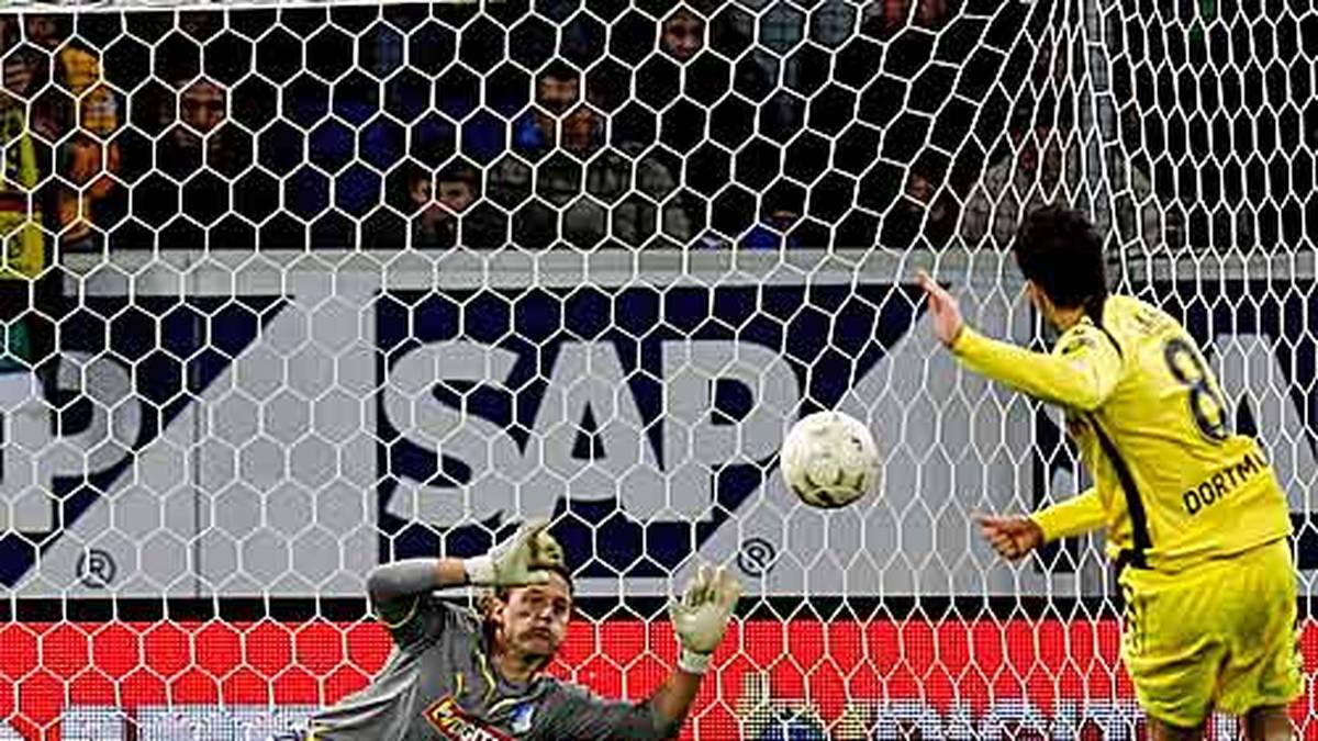 28. November 2009: Im dritten Anlauf feiert der BVB den ersten Sieg gegen die TSG. Nuri Sahin sichert zehn Minuten vor Spielende den Dreier per Elfmeter