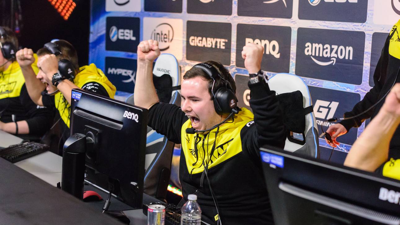 Na’Vi und Fnatic im Endspiel