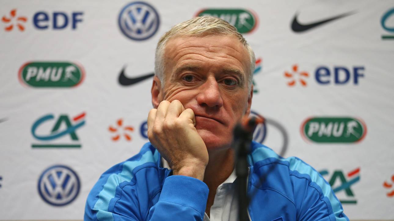 Deschamps beobachtet falschen Spieler