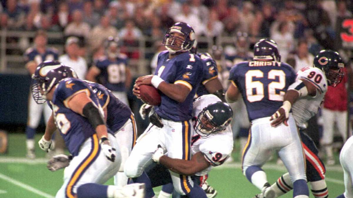 PLATZ 10 - WARREN MOON (Houston Oilers - heute Titans, Minnesota Vikings, Seattle Seahawks, Kansas City Chiefs, 49.325 Passing Yards)