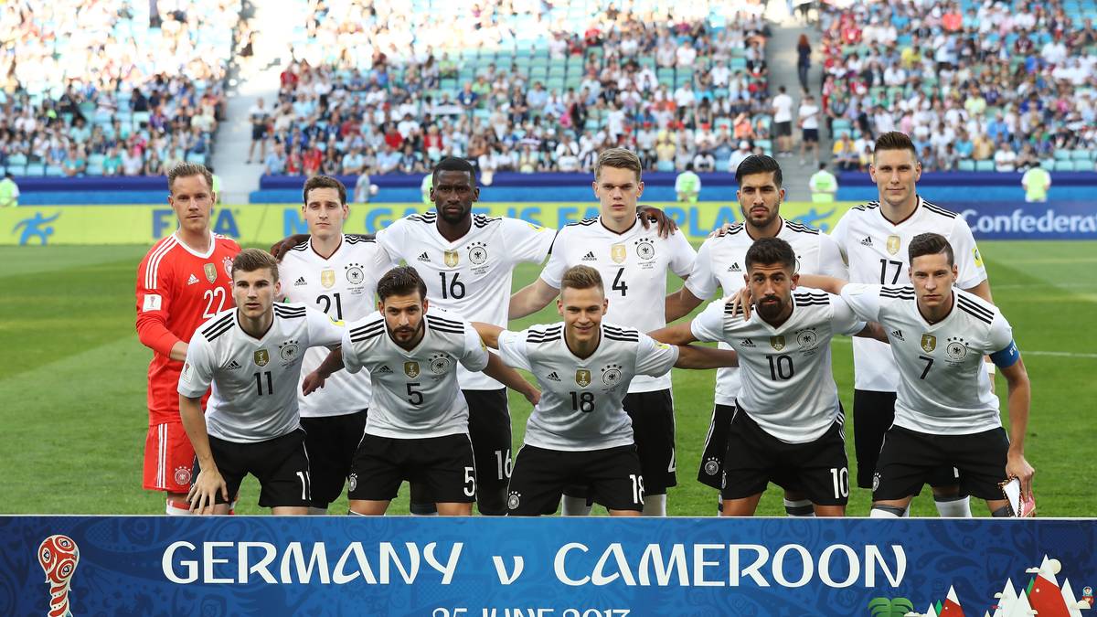 Bundestrainer Joachim Löw tauscht weiter durch. Kerem Demirbay (unten 2. v. r.) und Marvin Plattenhardt (unten 2. v. l.) kommen zu ihrer Premiere beim Confed Cup. Timo Werner (unten l.) darf erstmals starten