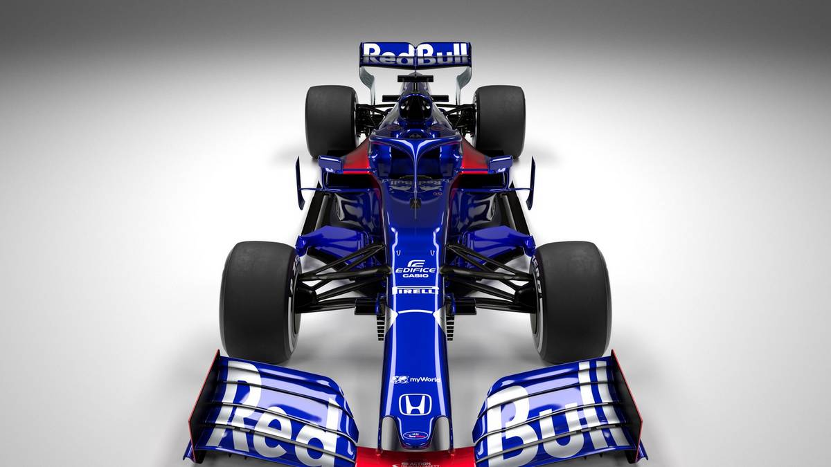 TORO ROSSO: Als zweites Team zog Toro Rosso am 11. Februar nach und zeigte seinen STR14 in einer modernen Online-Präsentation der Welt. Bei der optischen Gestaltung vertraut man hingegen auf Altbewährtes. Der Bolide kommt im klassischen Rot und Blau daher