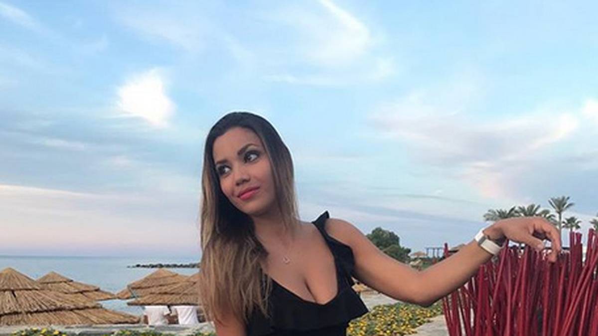 Seit 2015 ist sie mit Bayern-Kicker Javi Martinez liiert, 2016 kam Sohn Luca auf die Welt. Trotz des Familienglück fühlt sich das Model auch alleine wohl 