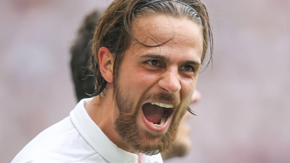 Ein neuer Stürmer könnte aber noch kommen: Im Gespräch sollen MARTIN HARNIK (32/Bremen) und DARIO LEZCANO (29/Ingolstadt) sein. So oder so hat der HSV sich vor allem von seinen Sorgenkindern und Unruheherden sowie Altlasten entledigt