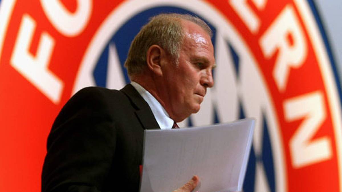 Zum Slogan des FC Barcelona ("Mehr als ein Klub") weiß der Präsident ebenfalls etwas zu sagen: "Der des FC Bayern müsste lauten: Viel mehr als ein Klub"