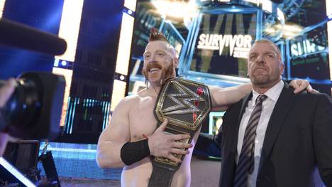 Der neue WWE Champion und sein Mentor: Sheamus (l.), mit WWE-Vizechef Triple H