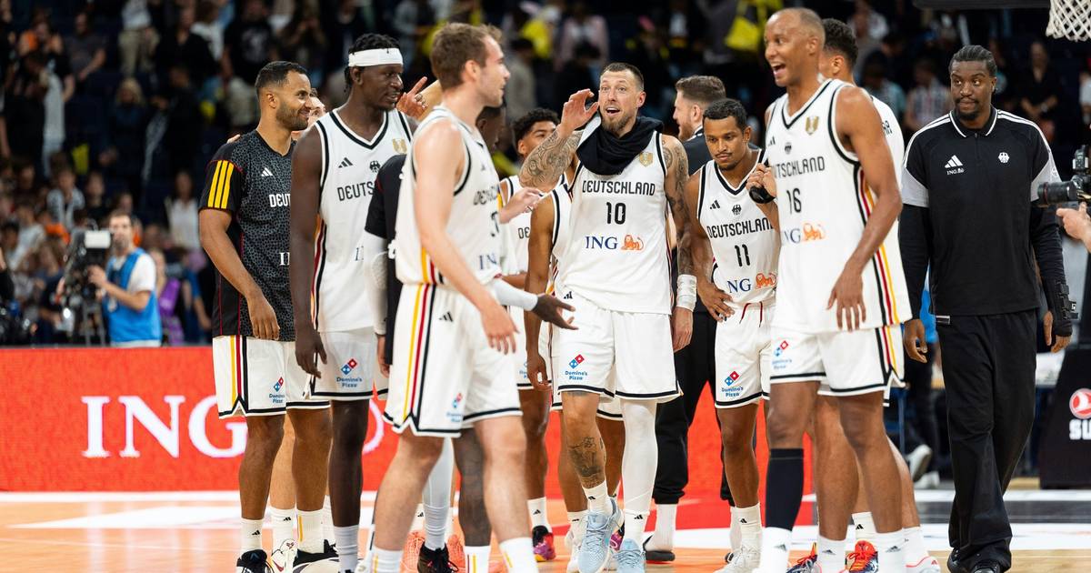 Germany Advances to Supercup Final: Coach Mumbrú Demands More Despite Win Over Czech Republic