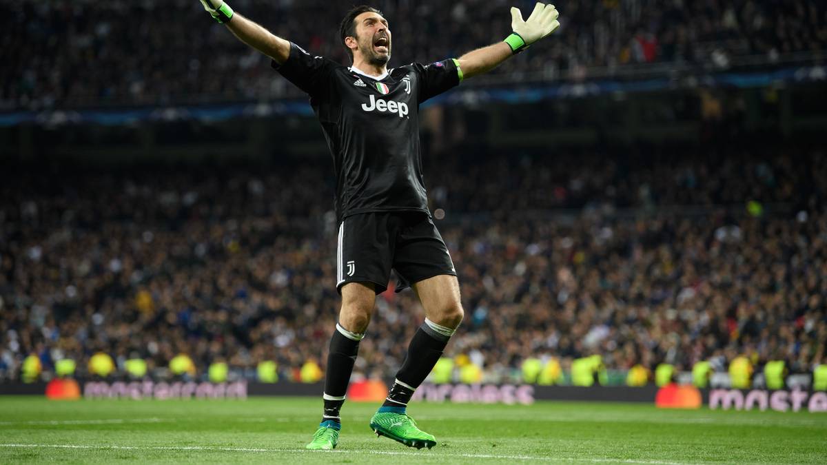 Gianluigi Buffon (Juventus Turin): Trotz seines hohen Alters von 39 Jahren, rief Buffon immer und immer wieder eine großartige Leistung ab und gehört zu den besten Torhütern der Welt. Aufgrund seines Karriereendes wird er in FIFA 19 nicht mehr verfügbar sein