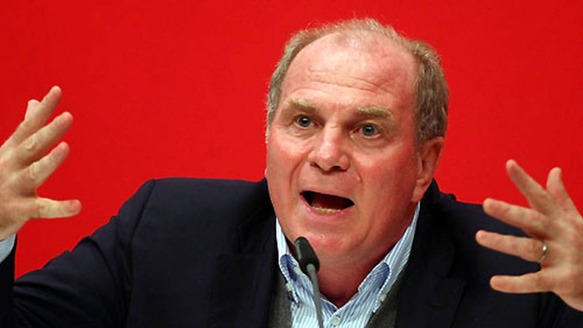 Schon legendär ist Hoeneß' Auftritt während der Jahreshauptversammlung 2007, als er sich mit meckernden Fans anlegt: "Das ist eine populistische Scheiße! Es kann doch nicht sein, dass wir kritisiert werden, die wir uns hier jahrelang den Arsch aufreißen. Was glaubt Ihr, wer Euch finanziert? Die Leute aus den Logen, denen wir das Geld aus der Tasche ziehen. Die Scheißstimmung, für die seid ihr doch zuständig und nicht wir"