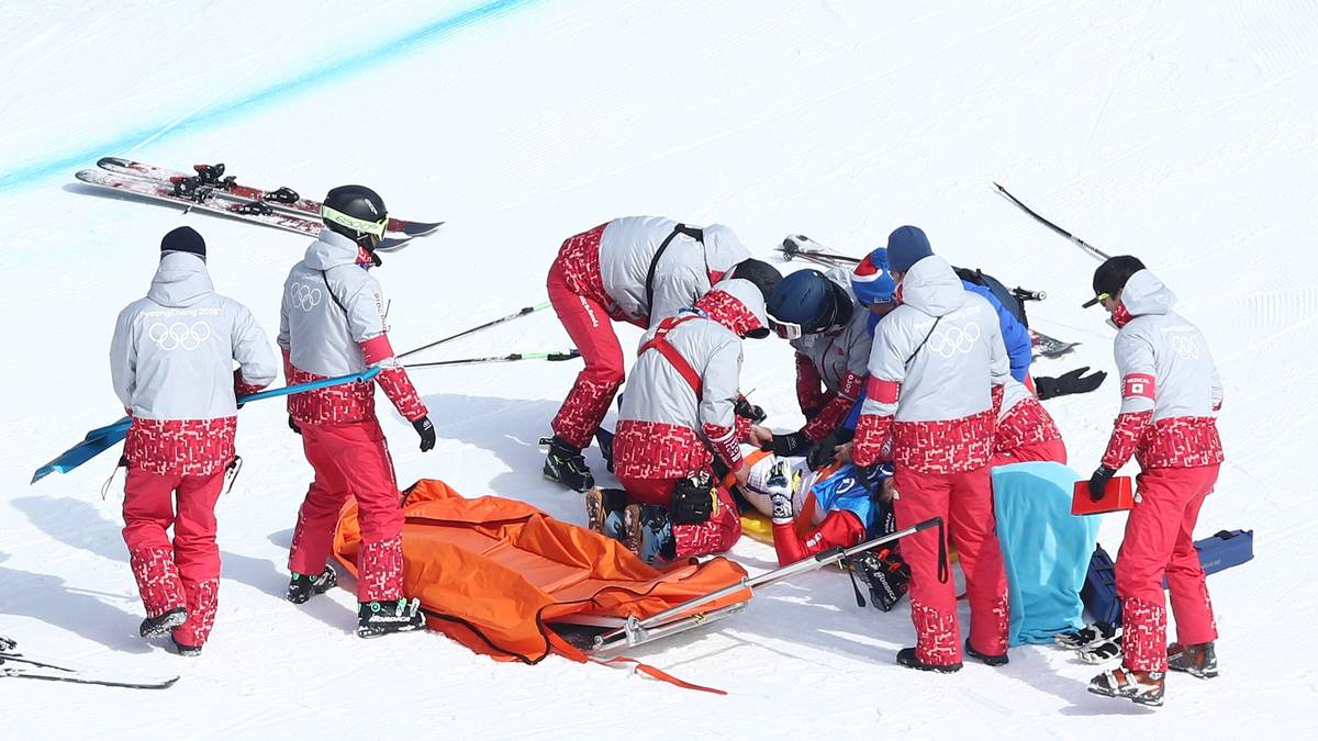 Der 25-Jährige wird zu Untersuchungen ins Krankenhaus gebracht. Dort wird ein Bruch des Schienbeins festgestellt