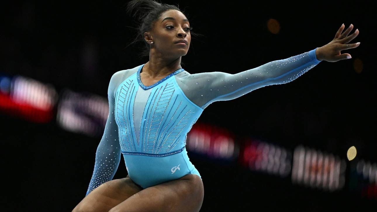 Biles überzeugt bei Comeback
