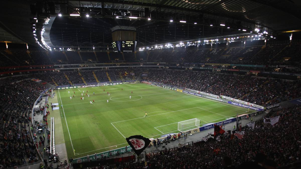 Heimat des DFB, der bis Anfang 2021 seine gut 150 Millionen Euro teure Akademie auf dem Gelände der ehemaligen Pferderennbahn bauen wird. Bietet den legendären Römerberg, auf dem schon einige Titel gefeiert wurden