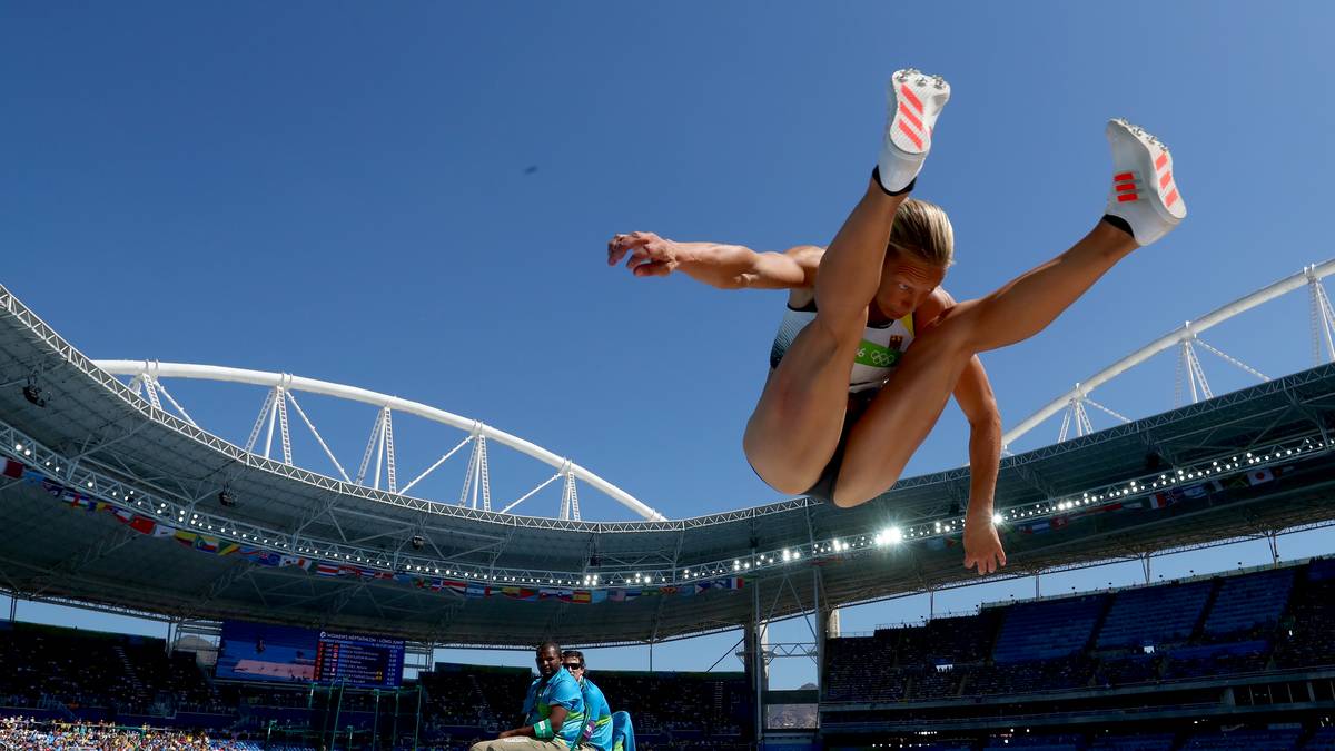 Jennifer Oeser macht im Siebenkampf eine Riesensatz