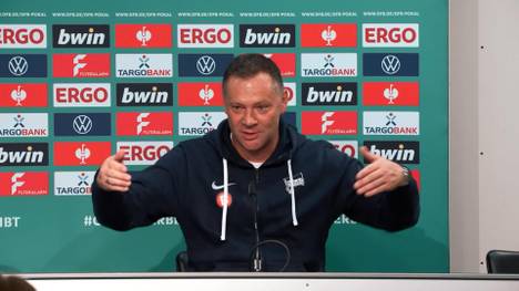 Nach dem Pokal-Aus bei der Hertha wird Mainz-Coach Bo Svensson eine Frage zu seinem möglichen Rücktritt gestellt. Sein Trainer-Kollege Pal Dardai springt daraufhin für ihn in die Bresche.