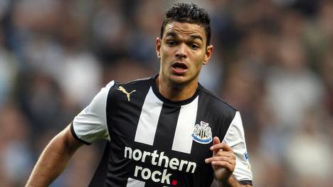 Hatem Ben Arfa gehörte einst zu den größten Talenten des französischen Fußballs, verzückte Fans mit seinen Tempodribblings und Traumtoren, fiel aber immer wieder mit Skandalen auf. Seine Karriere führte in bisher unter anderem zu Top-Klubs wie Olympique Lyon, Newcastle United oder Paris Saint-Germain. Das macht er heute.