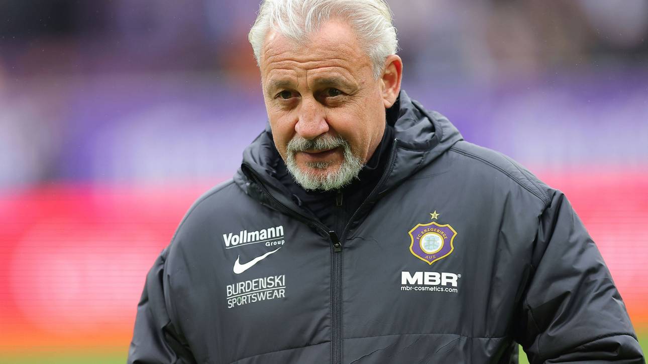 Aue trennt sich von Trainer Dotchev