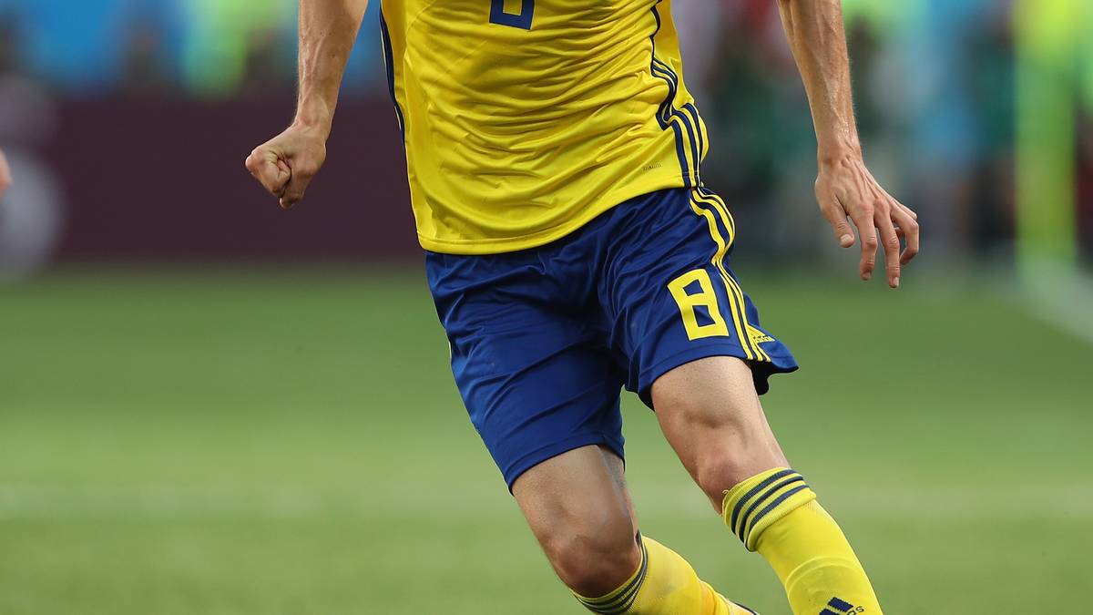 ALBIN EKDAL: Schwankend in seinen Leistungen. Im Schweden-Mittelfeld solide und zweikampfstark, mehr nicht. Khedira ist stärker - trotz Formtiefs. Punkt für Deutschland - 4:3