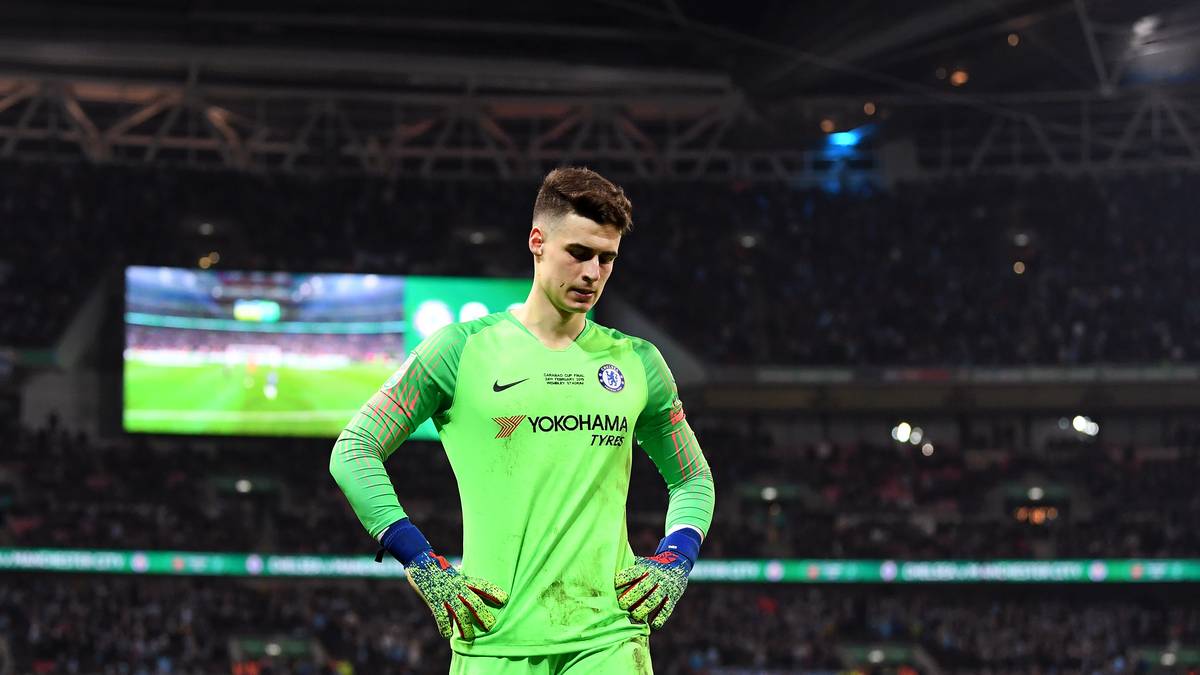 Allerdings gibt der Keeper bei Sergio Agueros Elfmeter eine unglückliche Figur ab und lässt die Kugel unter seiner Hand passieren