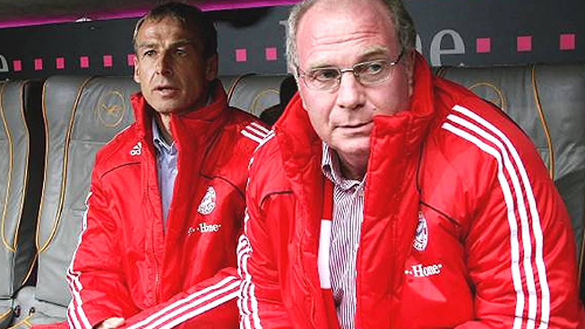 Sympathie macht das Verhältnis Hoeneß - Klinsmann damals zweifelsohne nicht aus: Der neue DFB-Team-Lenker erteilt der Bundesliga aus der Ferne Ratschläge - und Hoeneß rät zurück: "Der soll hierherkommen und nicht ständig in Kalifornien rumtanzen und uns hier den Scheiß machen lassen"