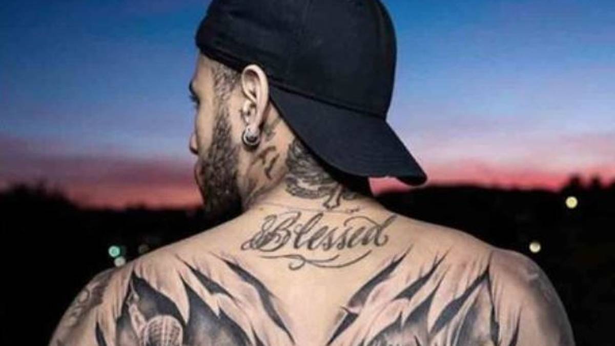 Batman und Spiderman. Neymar vereint die Superhelden-Power auf seinem Rücken mit einem gigantischen Tattoo