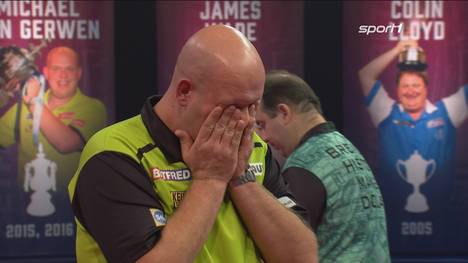 Bis zum 7:7 kann Brendan Dolan mit Michael van Gerwen mithalten. Dann verschärft der Niederländer gerade noch rechtzeitig das Tempo. 