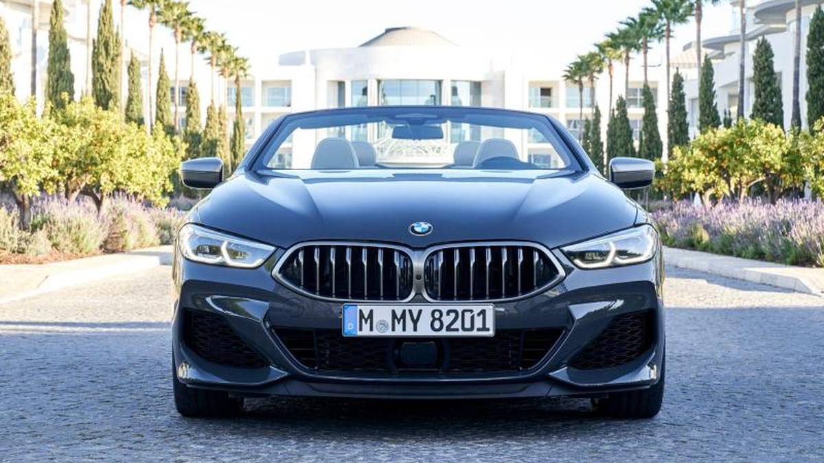 So viel Leistung und Luxus hat beim 8er Cabrio seinen Preis. Der BMW M850i kostet stolze 133.700 Euro