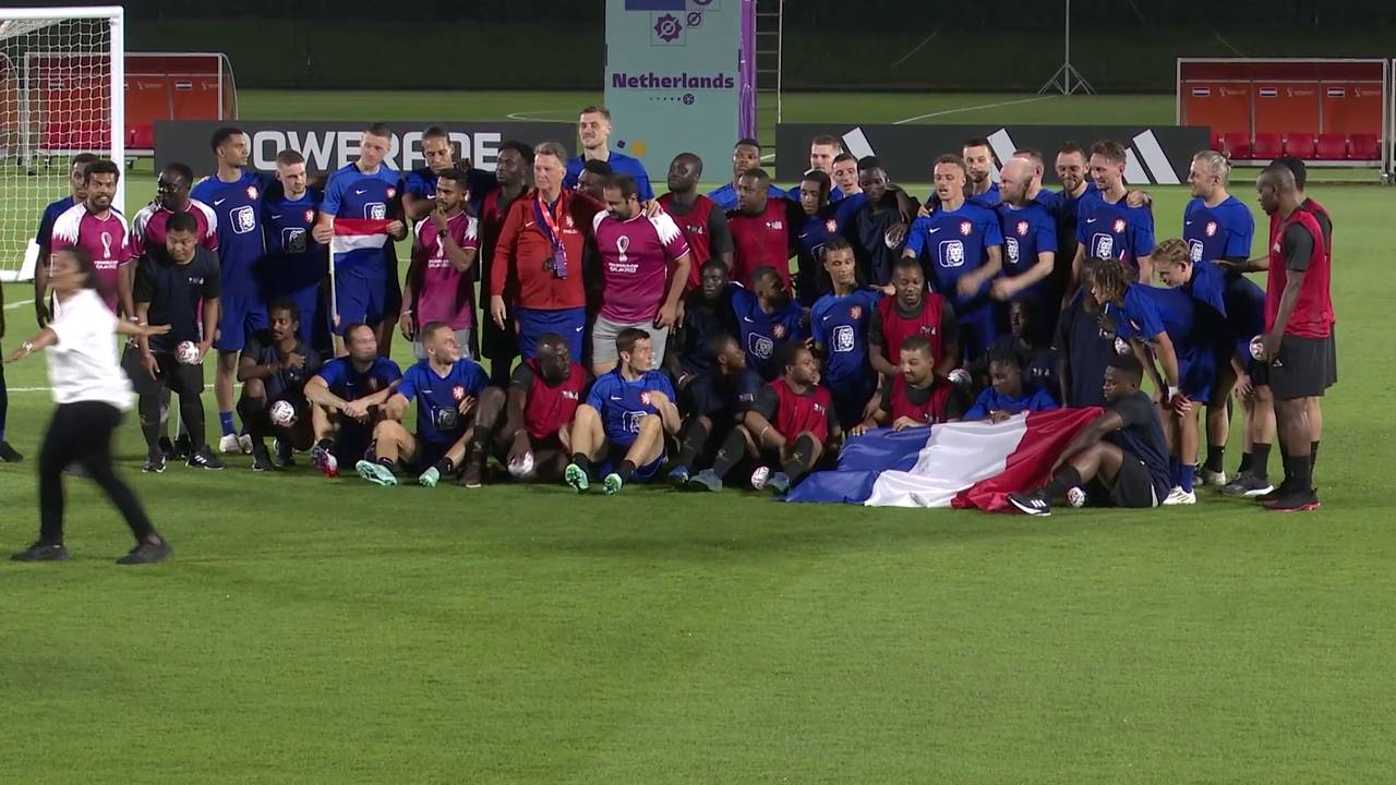 Falsche Flagge: Kuriose Verwechslung bei Niederlande-Mannschaftsfoto