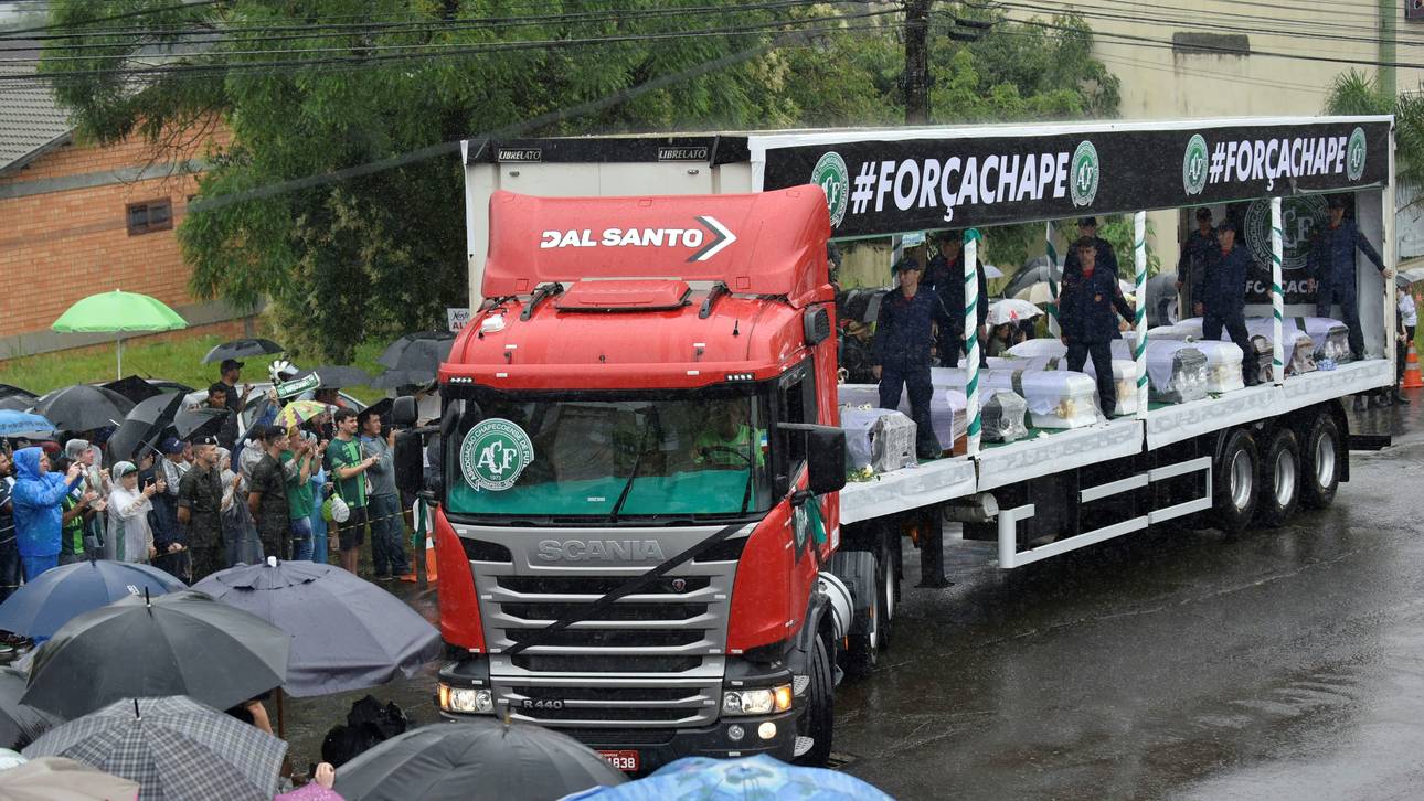 FBL-BRAZIL-COLOMBIA-ACCIDENT-PLANE-FUNERAL
