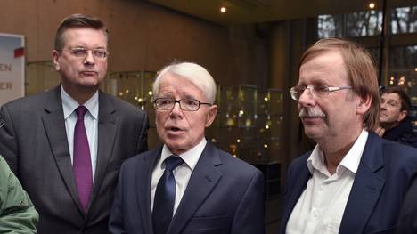 Am Freitag soll  Reinhard Grindel (links) zum neuen DFB-Präsidenten gewählt werden