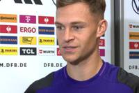 Nach den vorherigen Ausbootungen beim DFB erklärt Kapitän Joshua Kimmich, wie sehr er sich freut, dass sein Bayern-Kollege Serge Gnabry wieder zurück ist. 