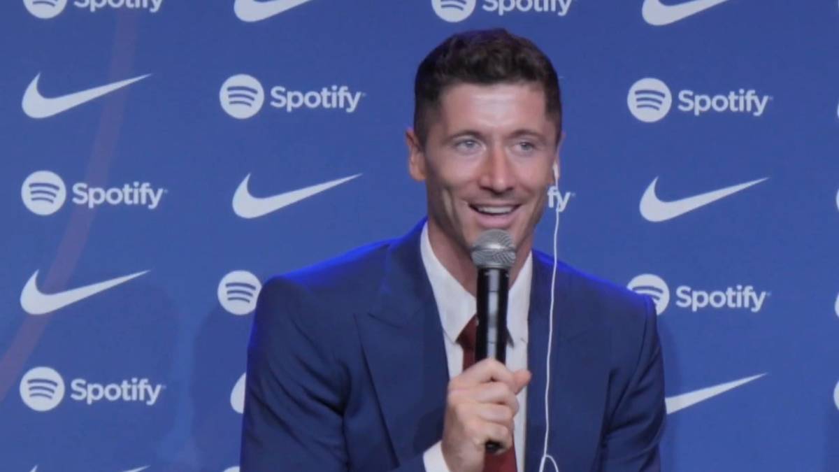 Robert Lewandowski wurde heute den Fans des FC Barcelona vorgestellt. Bei der Pressekonferenz zeigt sich der Neuzugang von dem Empfang tief bewegt. 