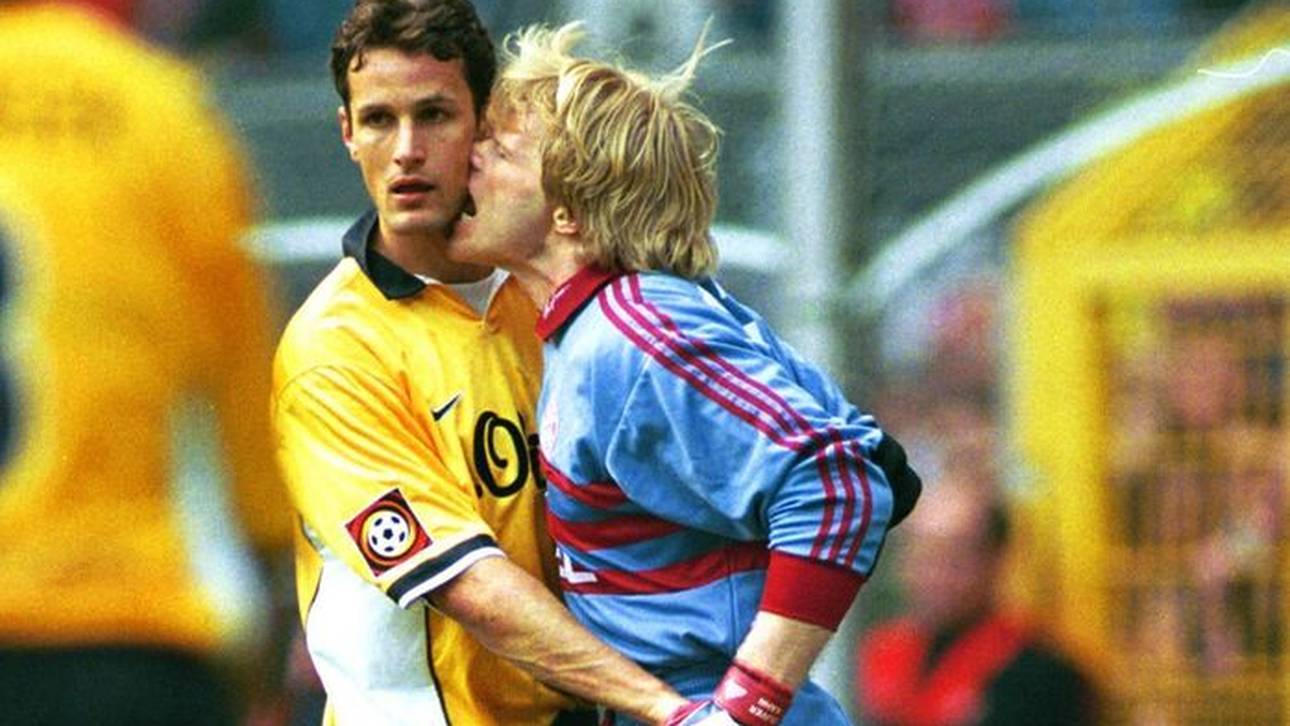 Oliver Kahn (r.) versucht, zuzubeißen – Heiko Herrlich weiß nicht, wie ihm geschieht
