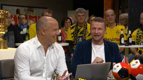 Nach dem WM-Finaleinzug der deutschen U17 gehört Bastian Schweinsteiger zu den Gratulanten. Maik Franz wertet den Kommentar im Fantalk als Spitze gegen die Herren-Nationalmannschaft.
