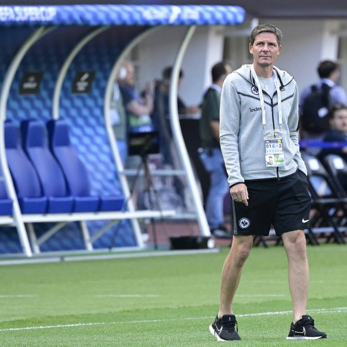 Trainer Oliver Glasner zieht vor dem UEFA-Supercup Selbstvertrauen aus den Auftritten mit Eintracht Frankfurt in der Europa League.