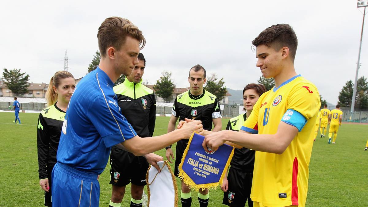 Nach ersten Einsätzen für die A-Nationalmannschaft spielt Ianis Hagi im Sommer 2019 mit den rumänischen Junioren bei der U21-EM in Italien und San Marino - und sorgt mit dem Halbfinaleinzug für Furore