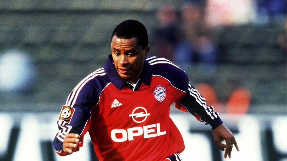 Wie schon Jorginho gewöhnt sich auch Sergio in Leverkusen (1993-1997) an die Bundesliga, steigt bei Bayer schnell zum Leistungsträger auf. Danach zieht es den Brasilianer für zwei Spielzeiten zur AS Rom, bevor am Ende der Karriere der FCB ruft. 125 Mal trägt er das Münchner Trikot und erzielt 34 Treffer