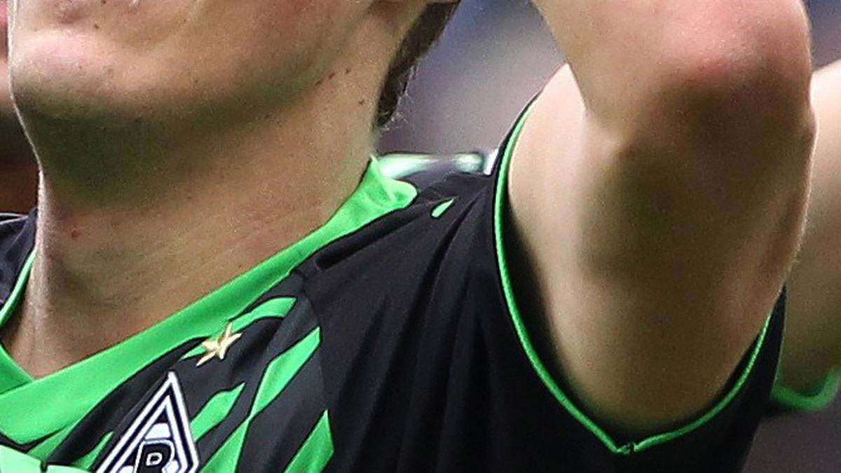 Damit der Name seine Sohnes Laurin Maxim immer wie aus der Pistole geschossen kommt, hat sich Gladbachs Max Kruse dessen Namen stechen lassen