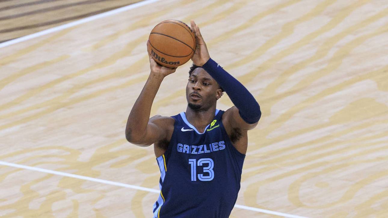 Mega-Vertrag und direkt verletzt