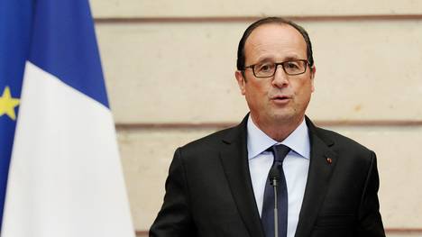 FRANCE-POLITICS-Francois Hollande ruft nach den Anschlägen von Paris den Ausnahmezustand aus-EURO-2016