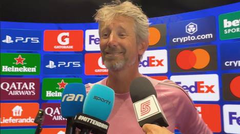 Mit Edwin van der Sar im Tor erlebte Manchester United glorreiche Zeiten. Die Gegenwart aber sieht trist aus bei den Red Devils. Van der Sar blickt süffisant auf die Situation - und hat einen Lösungsvorschlag.