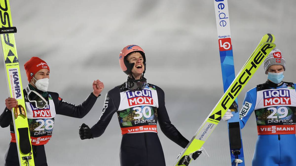 Halvor Egner Granerud (r.) wurde zum tragischen Helden der Skiflug-WM