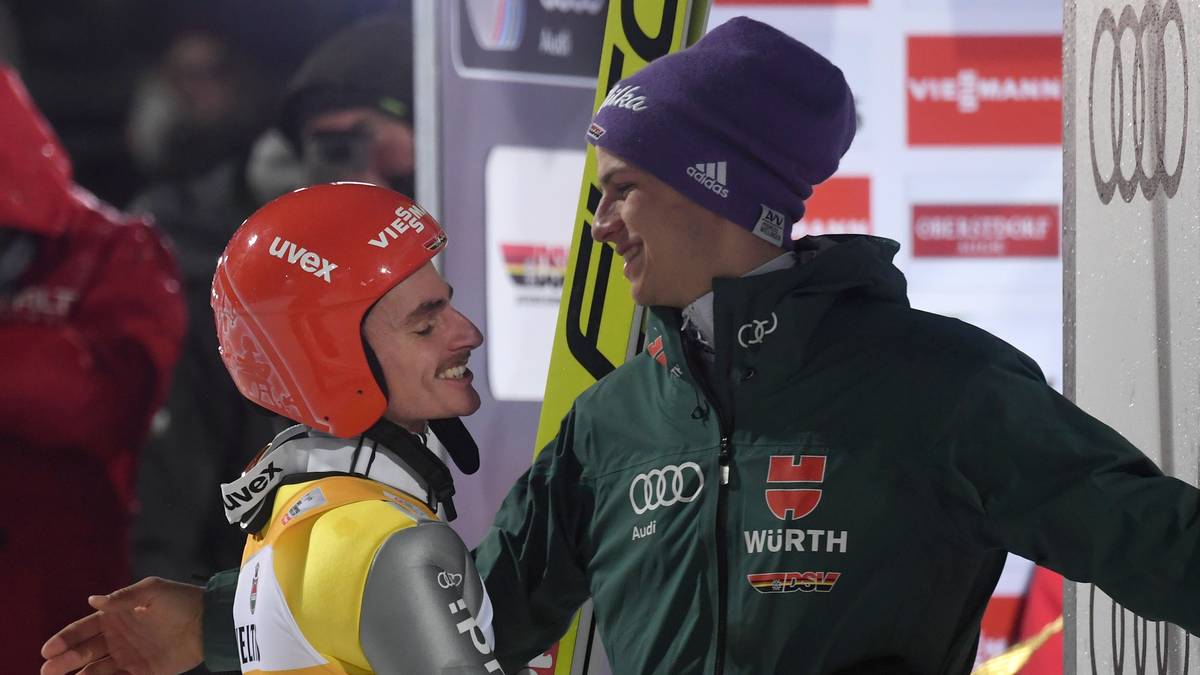 SKISPRINGEN: Richard Freitag (l.) und Andreas Wellinger (r.) entfachten mit ihren Erfolgen bei der Vierschanzentournee eine neue Skisprung-Euphorie. Im Weltcup reden beide ein gewichtiges Wort um den Gesamtsieg mit